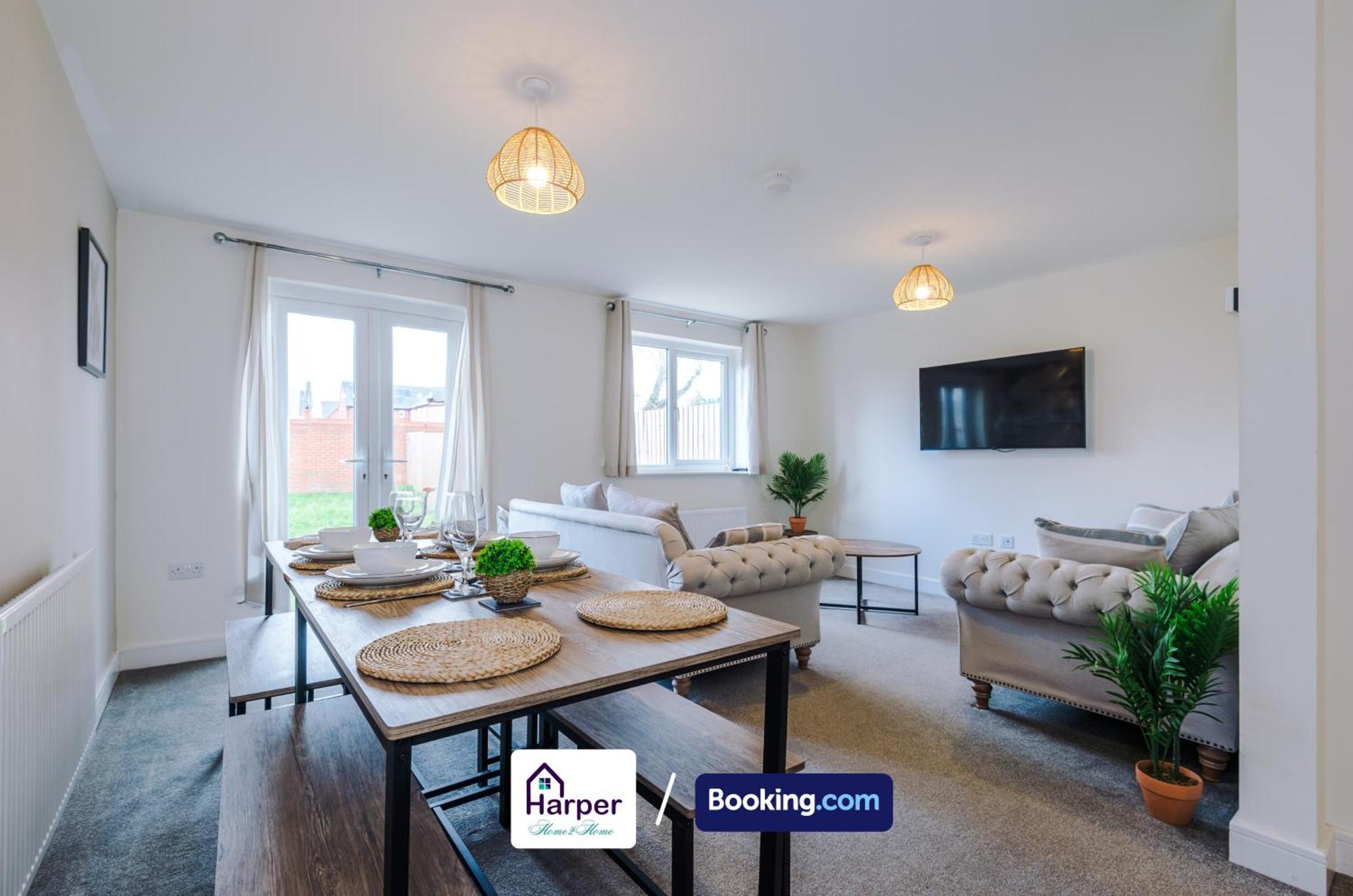 Prime Location 3 Storey By Harperletting Short Lets & Serviced Accommodation Chester With Driveway Long Or Short Stays Hough Green Ngoại thất bức ảnh