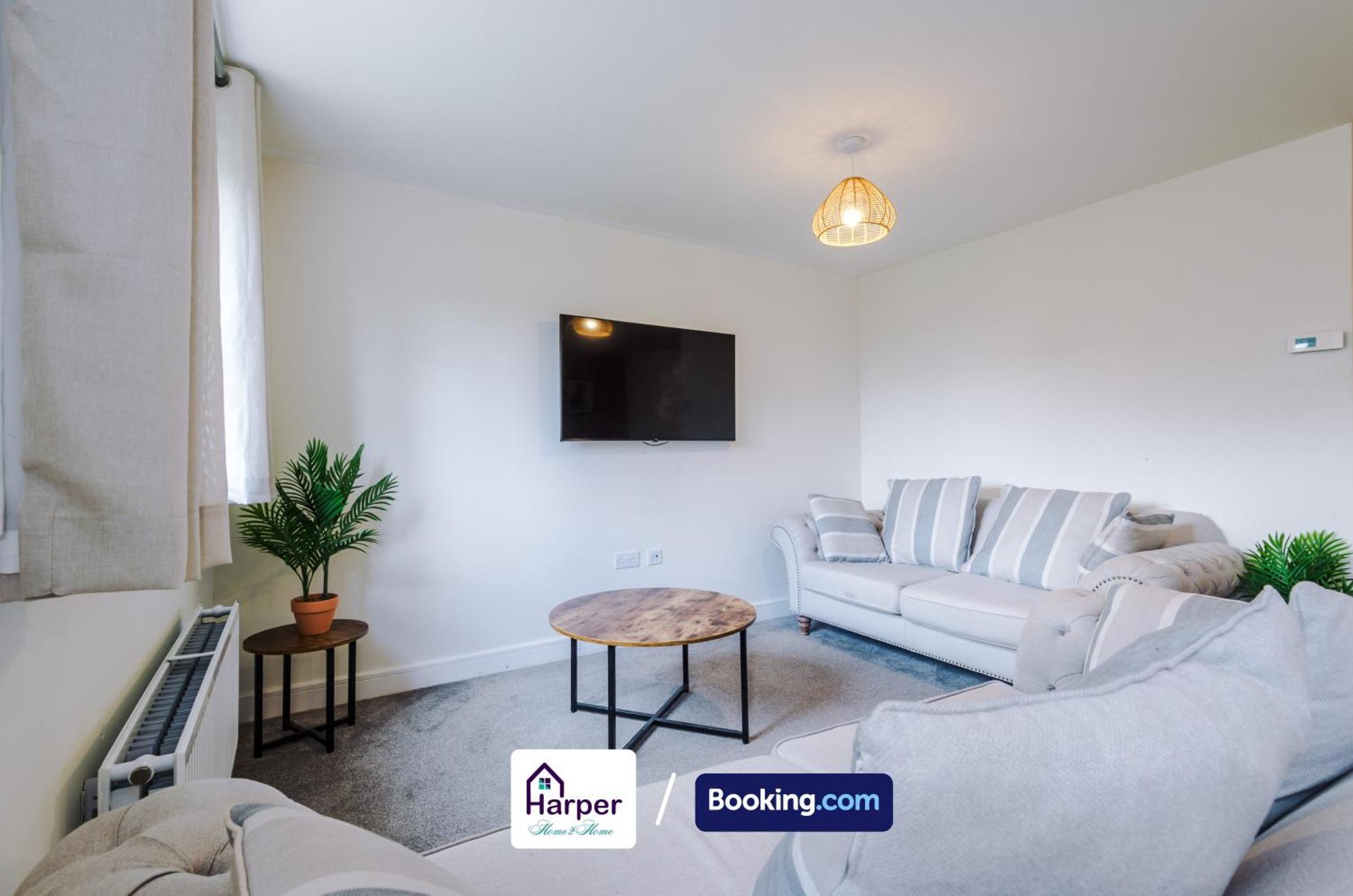 Prime Location 3 Storey By Harperletting Short Lets & Serviced Accommodation Chester With Driveway Long Or Short Stays Hough Green Ngoại thất bức ảnh