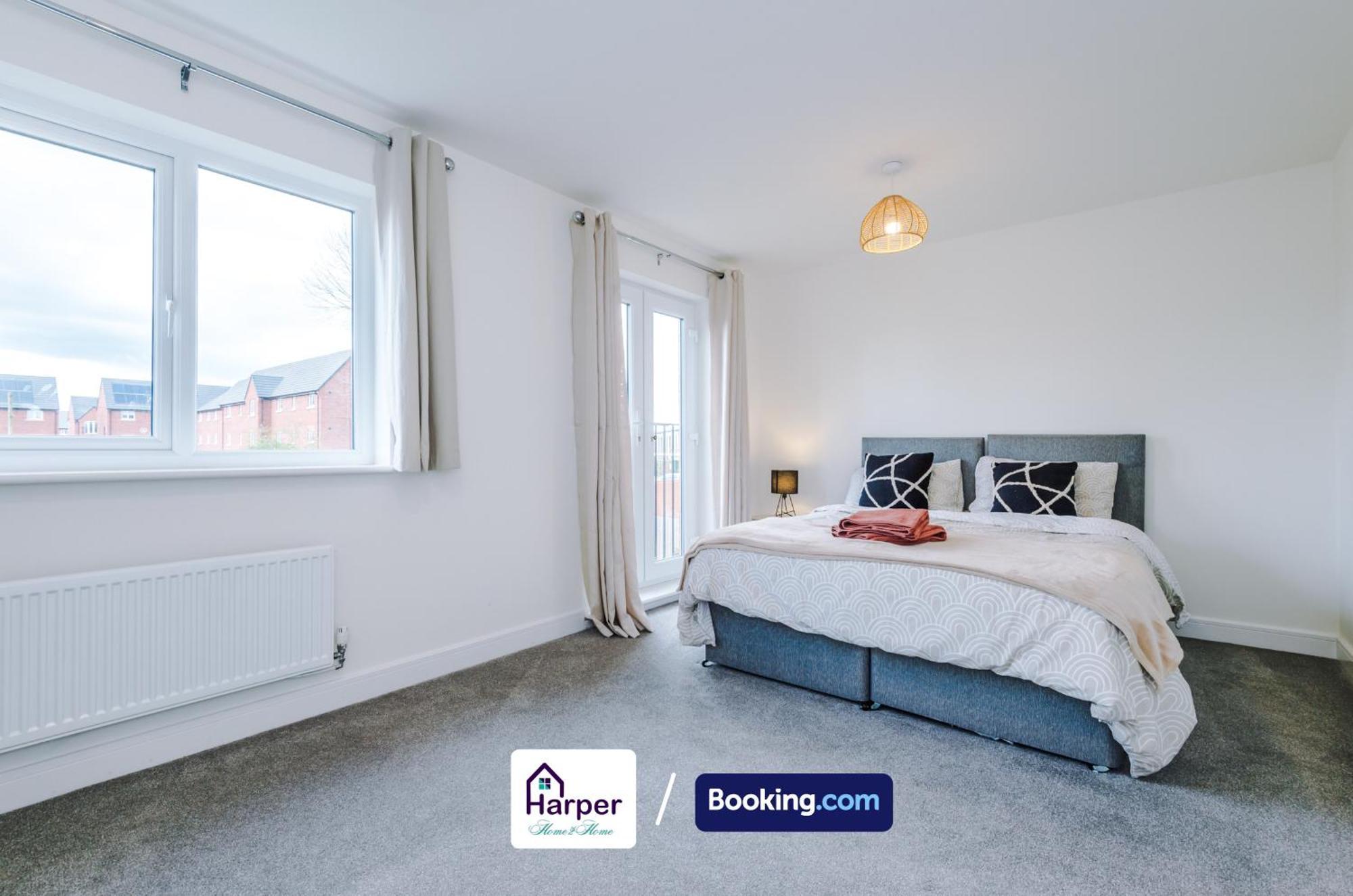 Prime Location 3 Storey By Harperletting Short Lets & Serviced Accommodation Chester With Driveway Long Or Short Stays Hough Green Ngoại thất bức ảnh