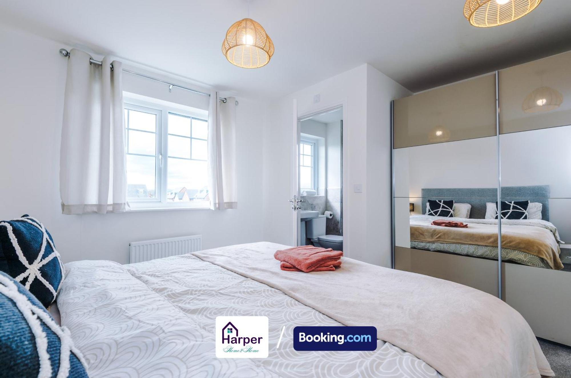 Prime Location 3 Storey By Harperletting Short Lets & Serviced Accommodation Chester With Driveway Long Or Short Stays Hough Green Ngoại thất bức ảnh