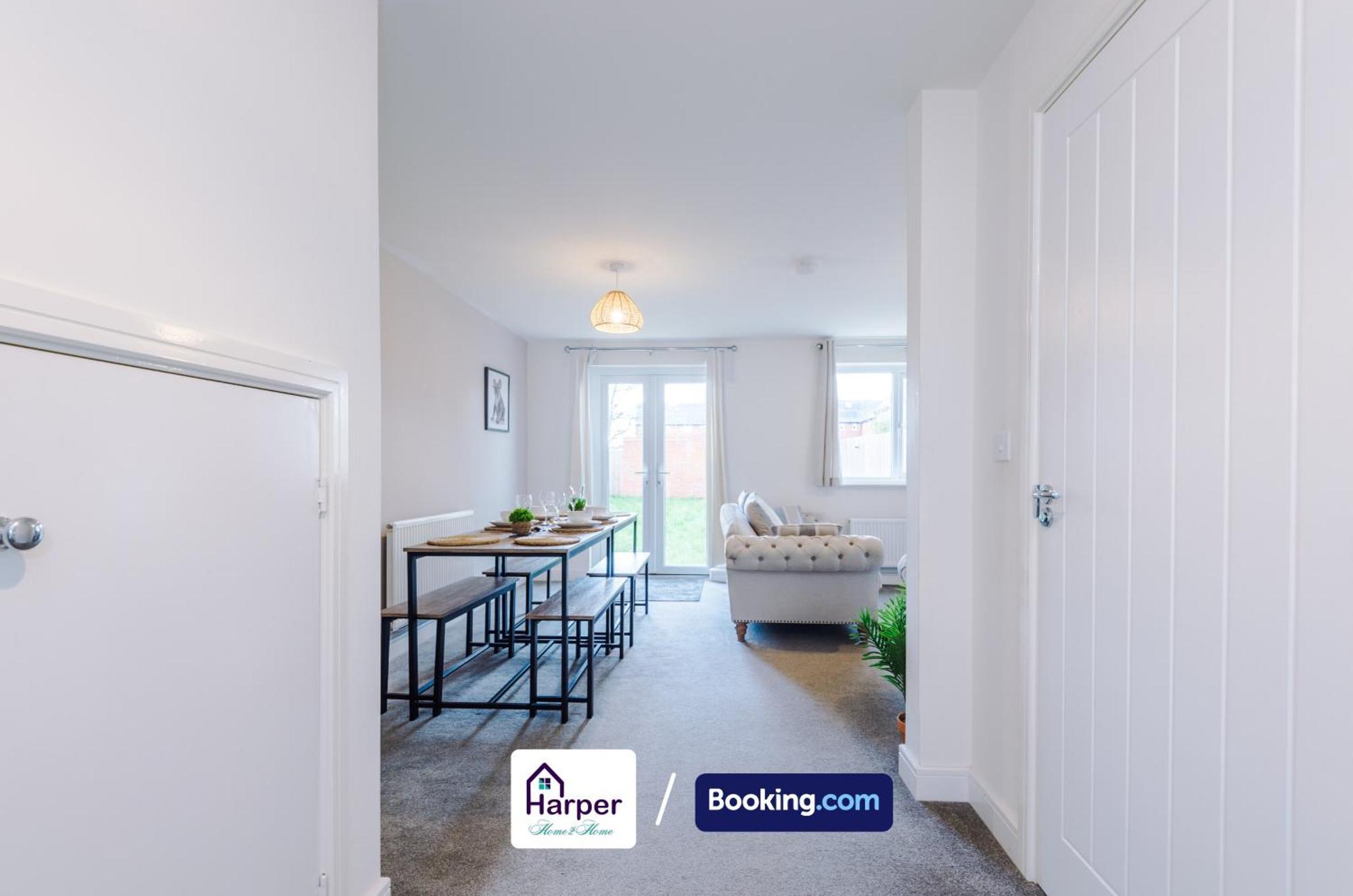 Prime Location 3 Storey By Harperletting Short Lets & Serviced Accommodation Chester With Driveway Long Or Short Stays Hough Green Ngoại thất bức ảnh